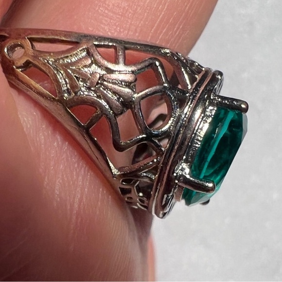 Vintage Green Gemstone Fashion Ring Size 6 Marked S925 Filigree Band Open Back - Picture 9 of 10